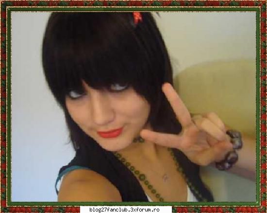 Alicia - apasati pe ea si se face mai mare - ...::Me Myself & I::...